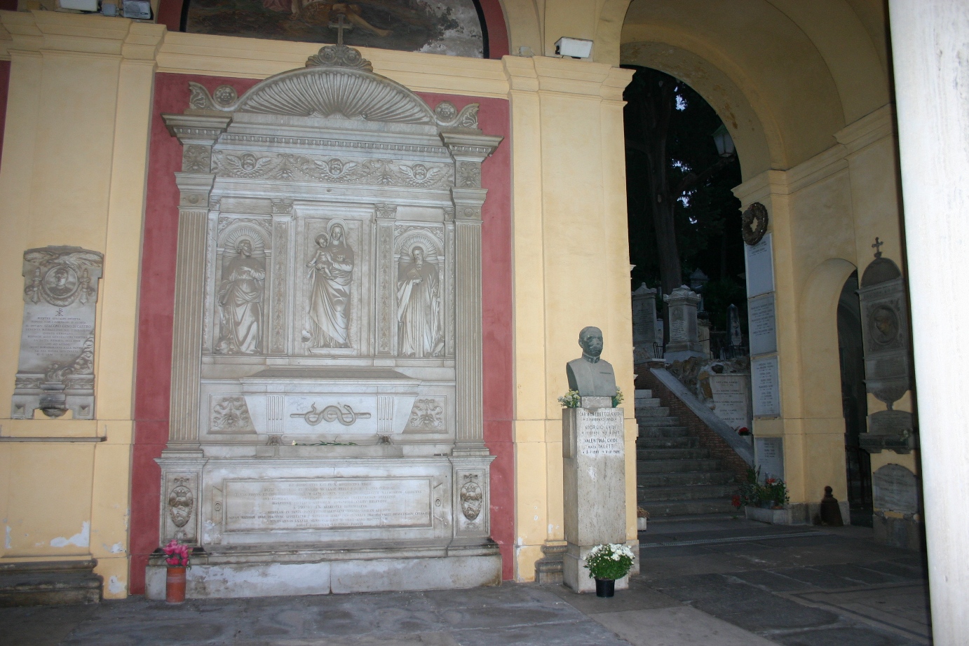 Benedetto Viale Prelà's tomb, Cimitero del Verano, Rome - 01.JPG